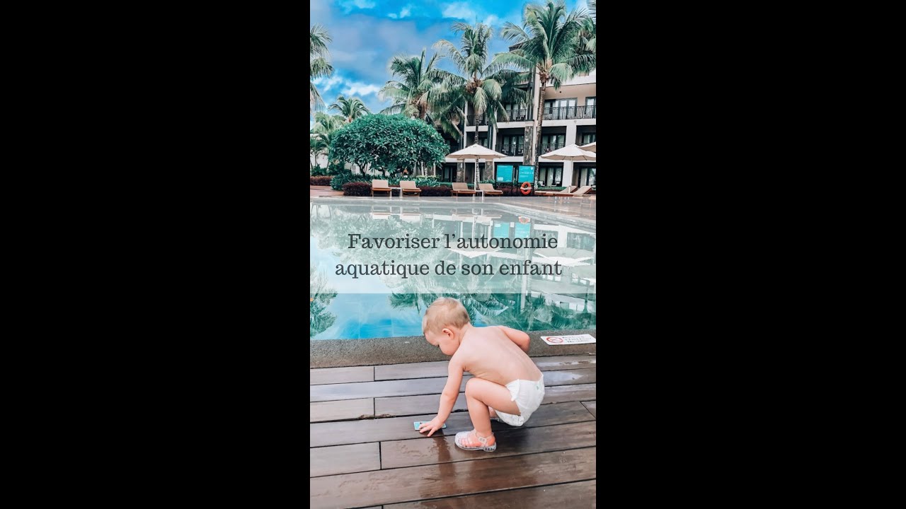 Puis-je laisser bébé bouger librement dans le bain ? 