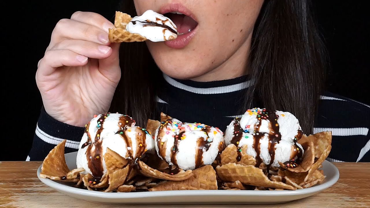 ASMR Eating: Dessert Nachos With Ice Cream & Chocolate Syrup (No Talking)