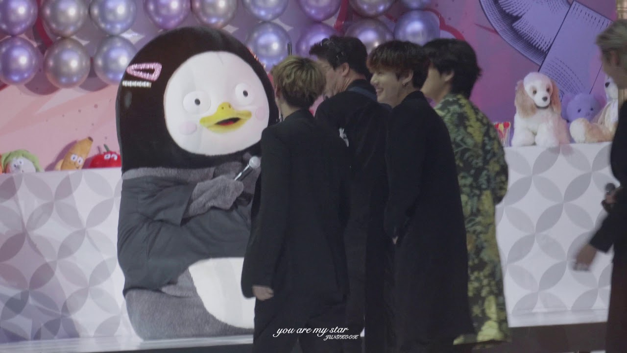 [4K] 펭수 보는 정국이&펭수와 함께 춤을 - 방탄소년단 (정국 focus) BTS JUNGKOOK JK / 골든디스크 어워즈 200105 직캠 fancam