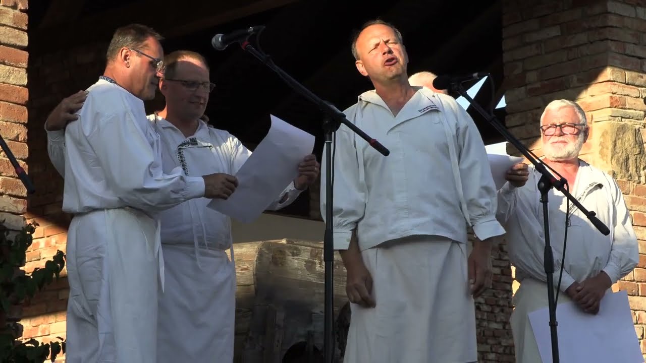 LOUKA-Horňácký mužský sbor Chotár a Horňácká cimbálová muzika Kubíci s primášem Petrem Kubíkem