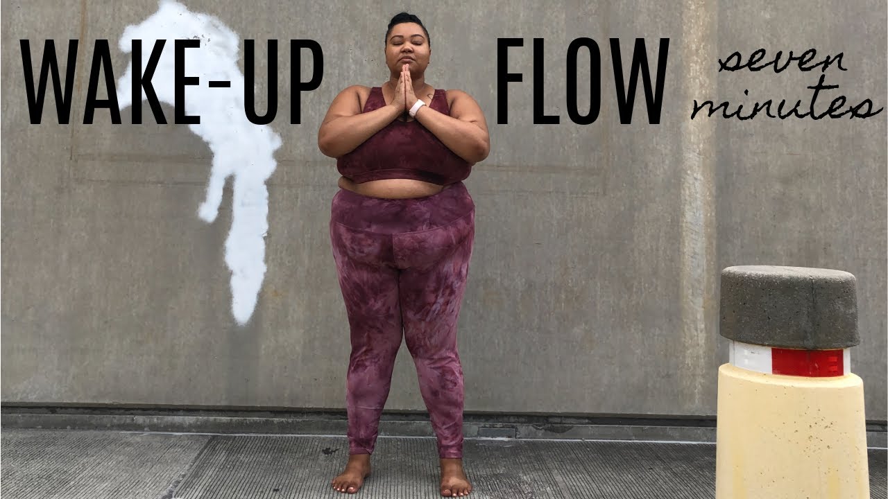 Wake-up Yoga Flow 7 minutes | Plus Size Yoga w/ Edyn