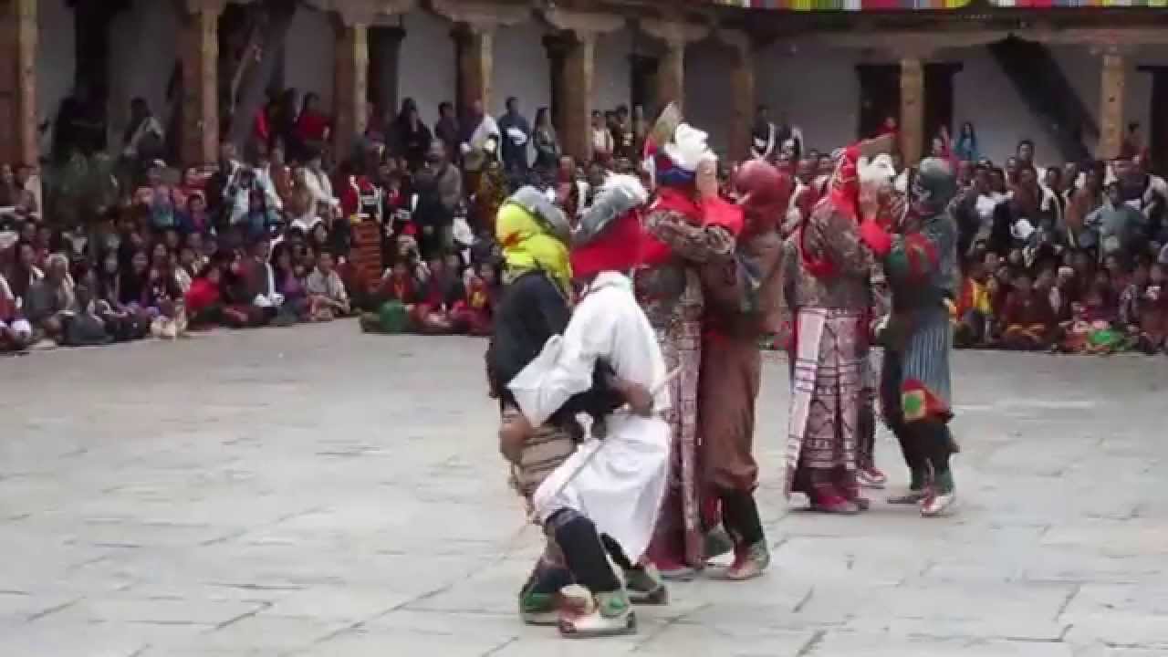 Punakha 2015 Tsechu (Festival)  Pholay Molay (Dance of the Noblemen and Ladies)