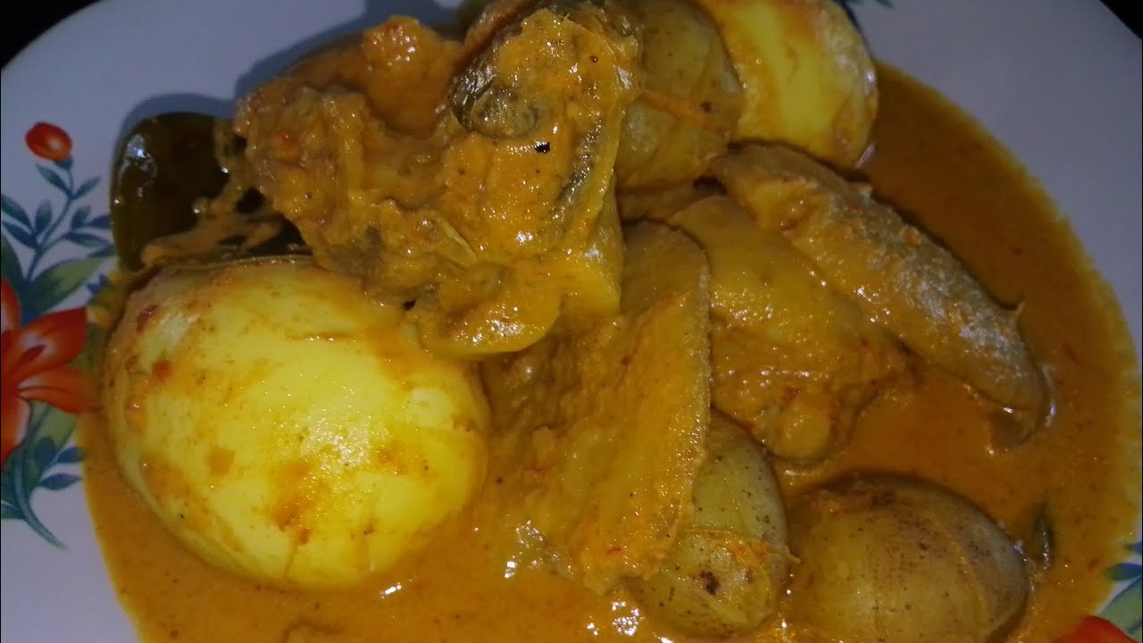 GULAI TELUR + AYAM + JENGKOL + KENTANG MUNGIL