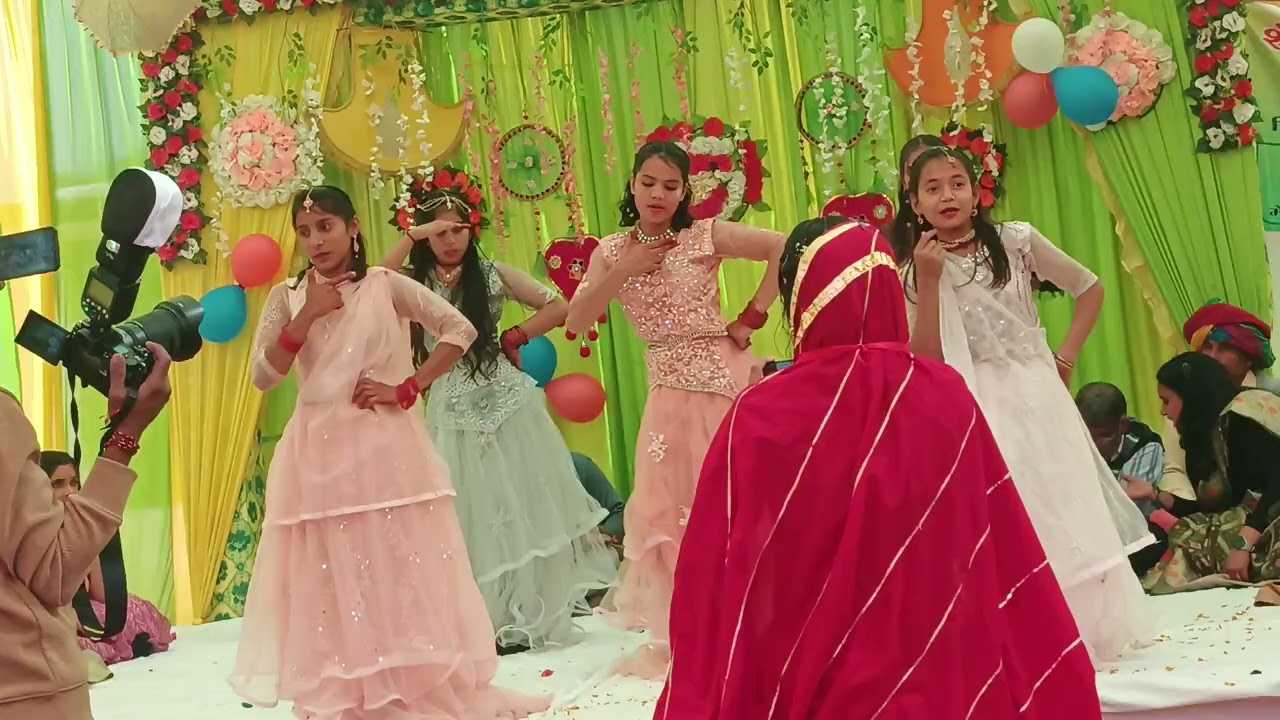 gori gori gajaban bani thani