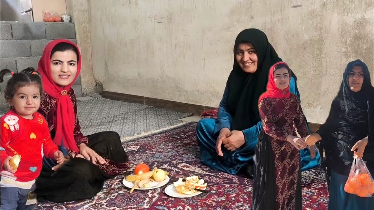 An auspicious day: a job offer for Younes, Fatima's heartache And the friendly comfort of Marzieh