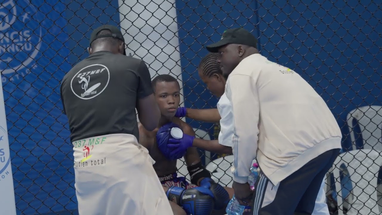 CHUFOR VS EZZEDINE |  EZZEDINE VAINQUEUR PAR DECISION UNANIME