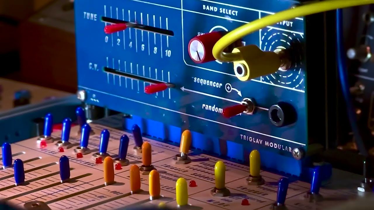 Triglav Modular — Radio Receiver Card Looping