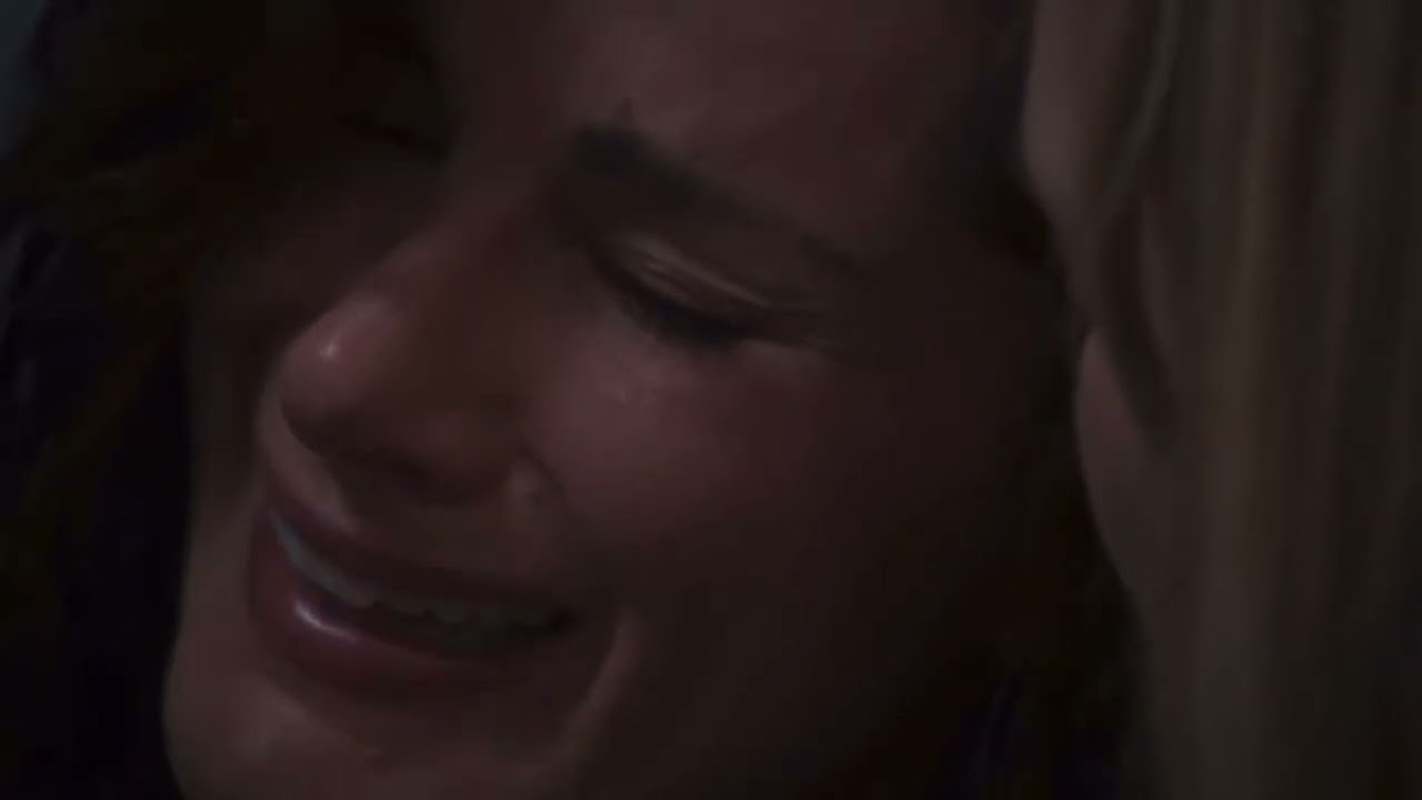 Station19 - S04xE07 Maya supporting Carina struggles after Andrea's death
