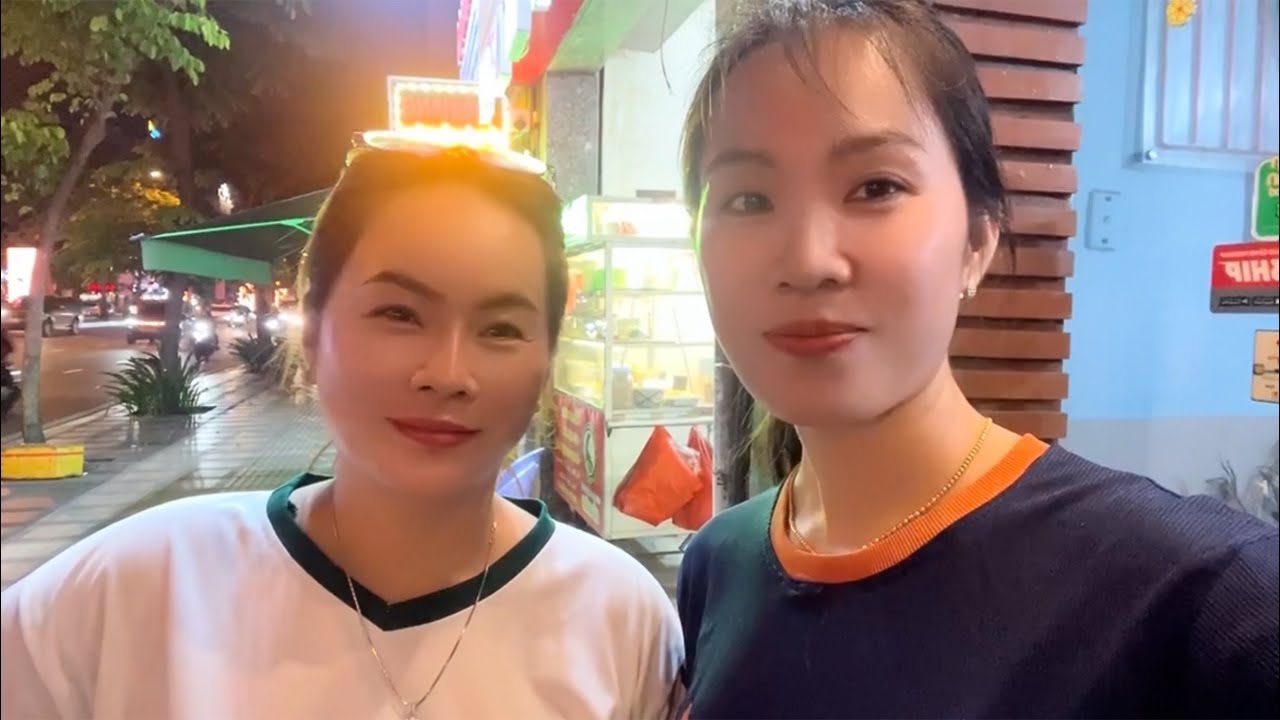 S&agrave;i G&ograve;n m&oacute;n ăn ở vỉa h&egrave; || Cherry vo Singapore