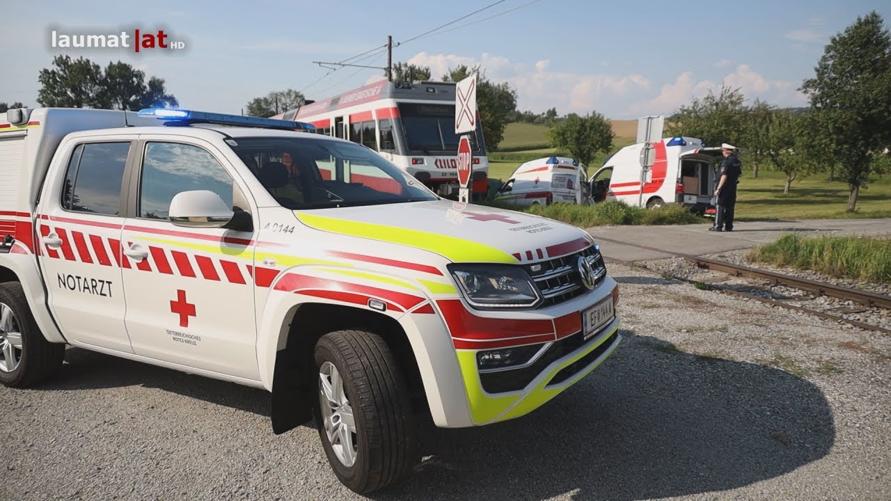 Mopedlenkerin (16) auf Bahnübergang in Waizenkirchen bei Kollision mit Zug tödlich verunglückt