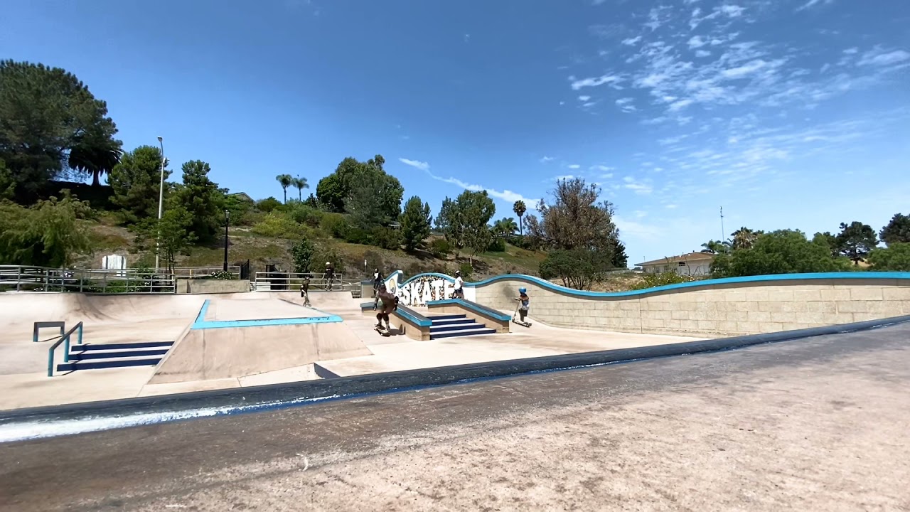 HITTING THAT CARVE SLASH AT SOLANA BEACH SKATEPARK