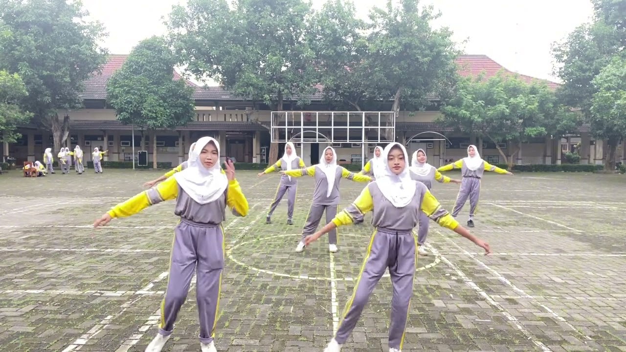SENAM IRAMA KELOMPOK 1 (X MPLB 2)