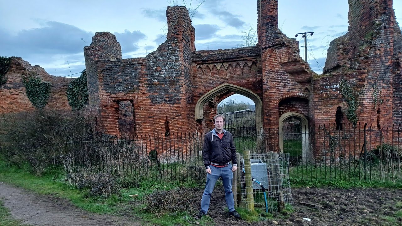 The Tiny Castle Right Next To Luton Airport Which No One Knows About!