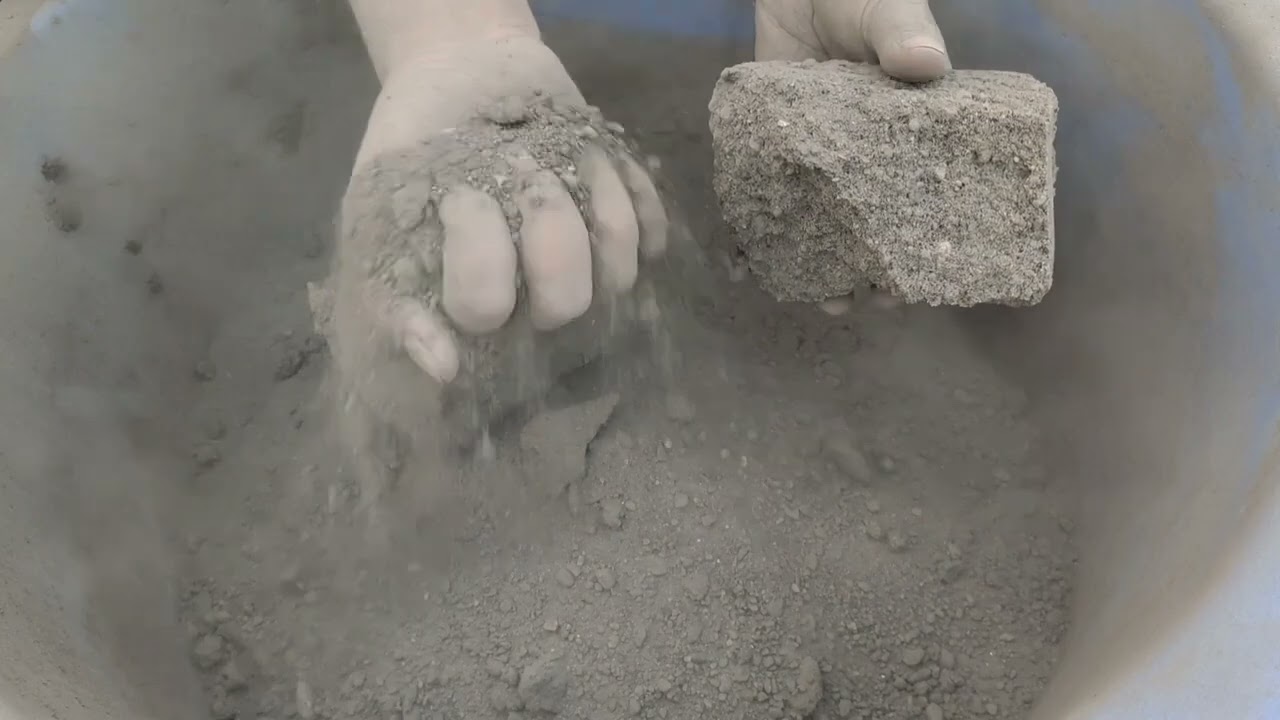 Full dry dusty Crumbling