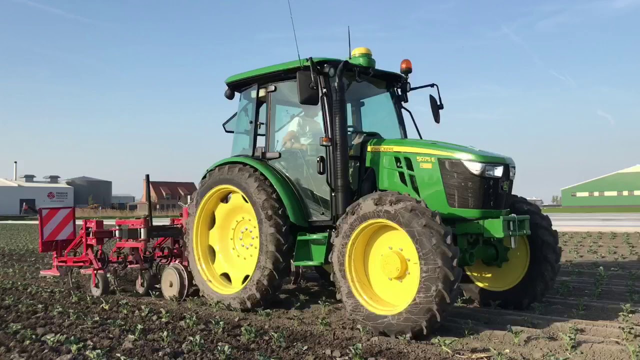 John Deere 5075E with GPS