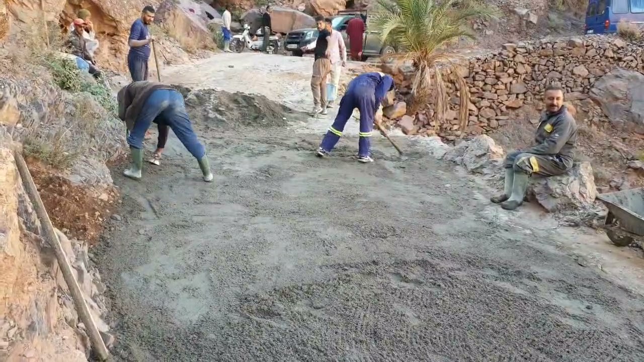 تيويزي أگينان 💯🌴. اصلاح وترميم طريق تاصگنت في واحة أگينان يوم الأحد 2 نونبر 2025🌹🌹🌹