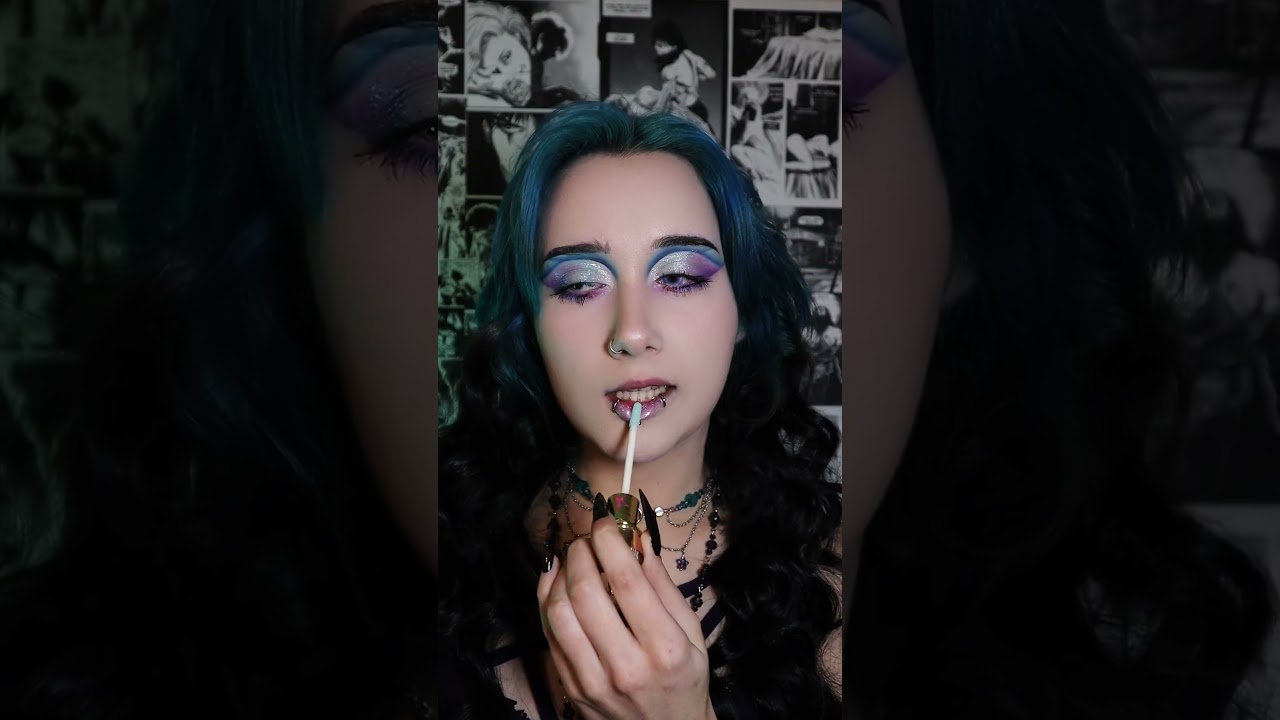 Блакитний блиск для губ 🩵 #makeup