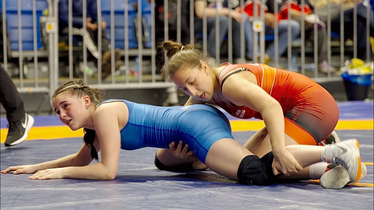 U17 Ana Labadze (GEO) vs Marta Mankowska (POL) 57kg. Girls youth womens wrestling. B-cam-man