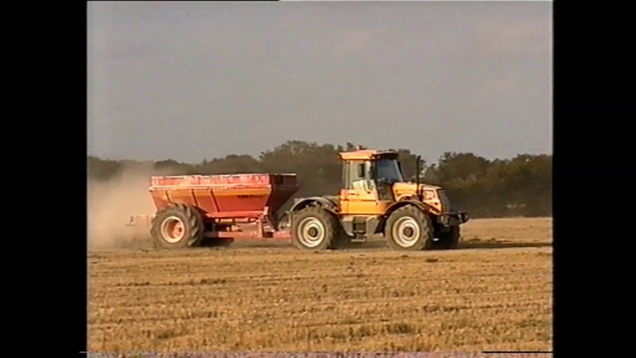JCB FASTRAC 155 65 AND LIME SPREADER, MF 6130 AND LOADER