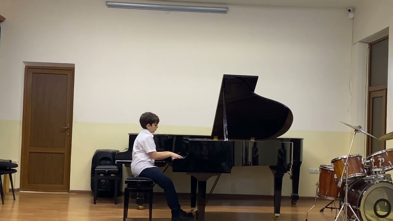 Menua Melik-Haykazyan Claude Debussy - Clair de Lune