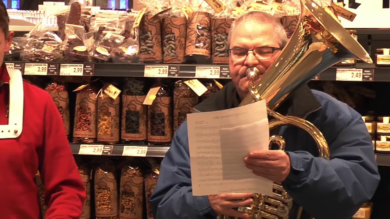 FLASHMOB IM EDEKA – Blasorchester Greifswald – Schlittenfahrt – Little Drummer Boy