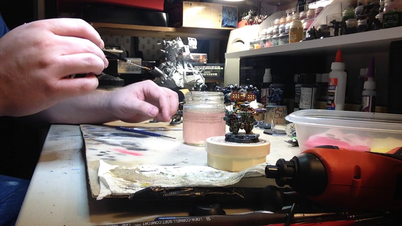 How to reshape your brush, paintbrush tip: (Miniature Painting Guide)