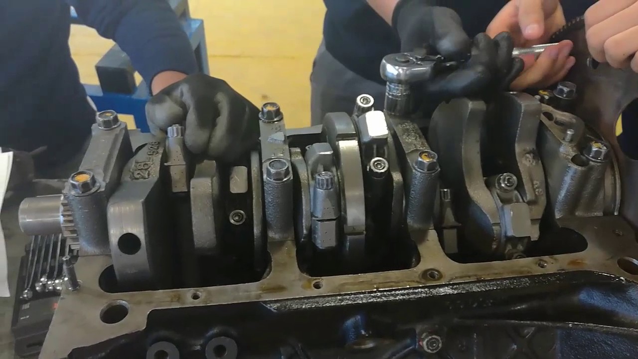 Desarmado de motor chevrolet 2.8 v6. CBTis 139