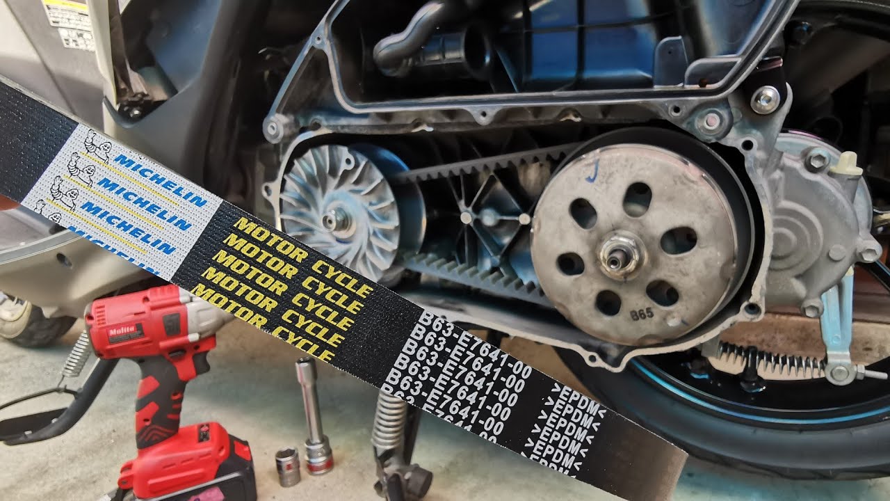 การเปลี่ยนสายพานมิชลิน yamaha Lexi Aerox Nmax การล้างชุดข้าง Lexi Aerox Nmax แบบง่ายๆ