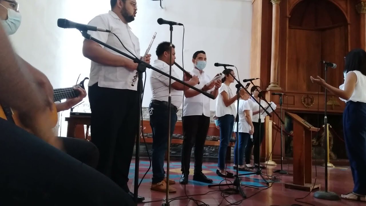 Alrededor de tu mesa