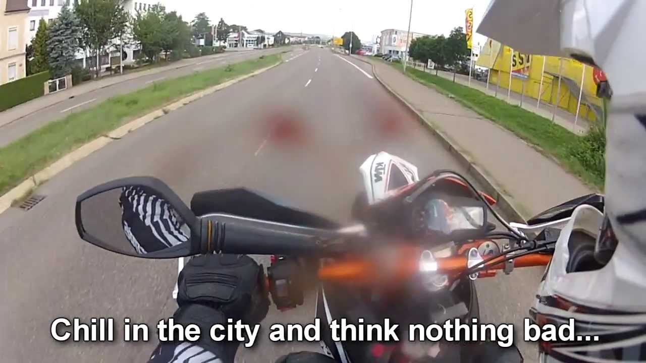 Wheelie in front of the Police #KTM 690 SMC-R#