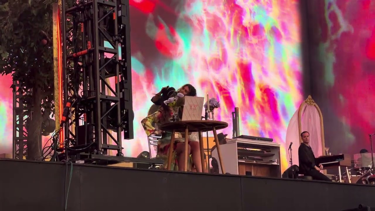 Lana Del Rey - Interlude & Bartender - BST Hyde Park London - 09 July 2023 - live