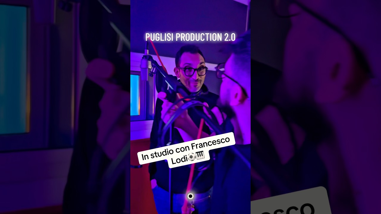 Francesco Lodi presso lo studio di registrazione Puglisi Production