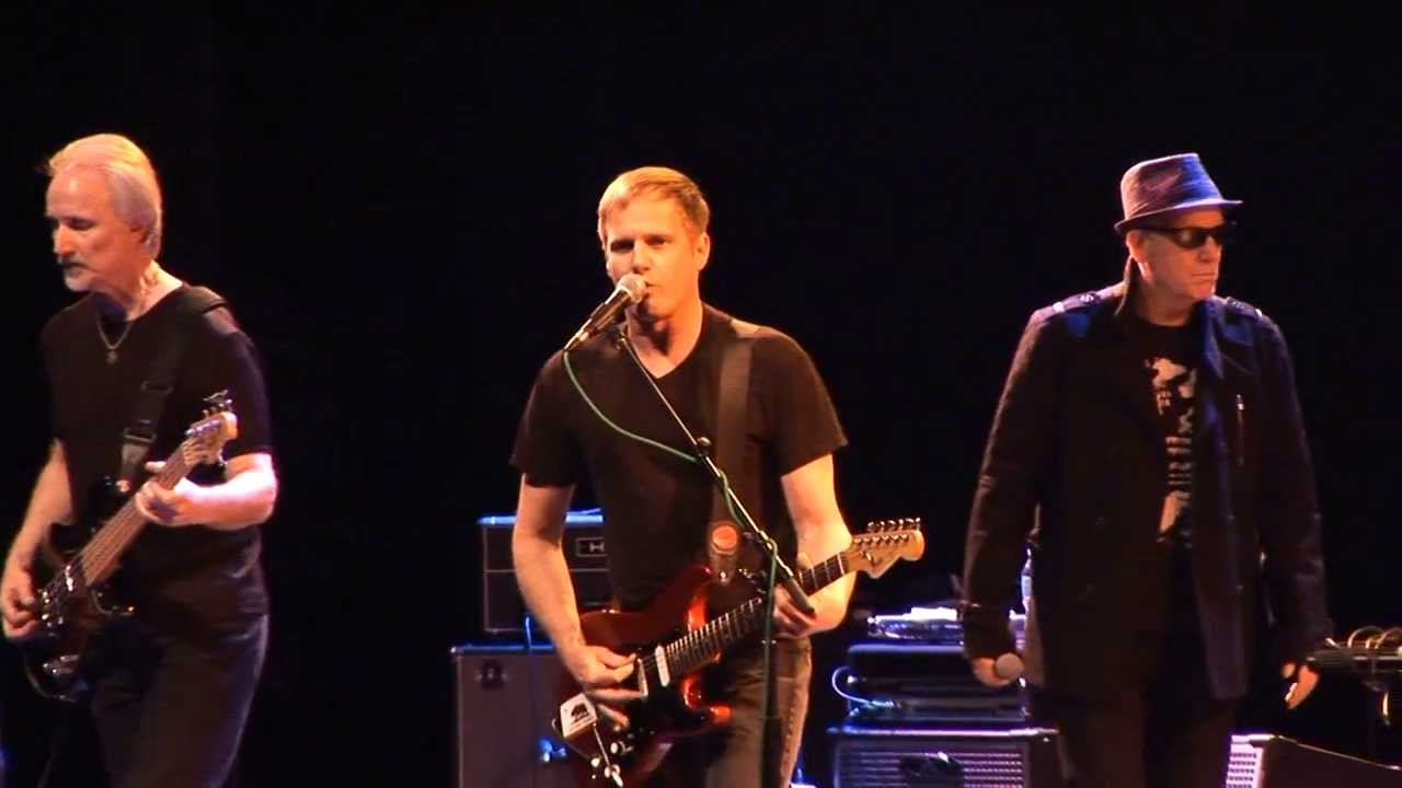 The Happiest Days Of Our Lives into Another Brick In The Wall/Which Ones Pink? Saban Theater