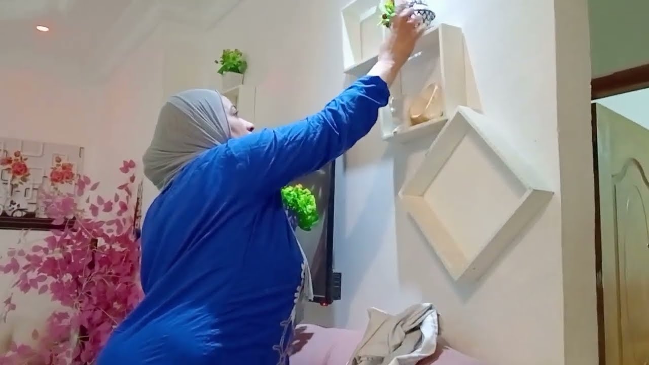 روقت الصاله ونضفتها ورتبت المفارش مع ام سمسمه وام سوزي ✨🤩
