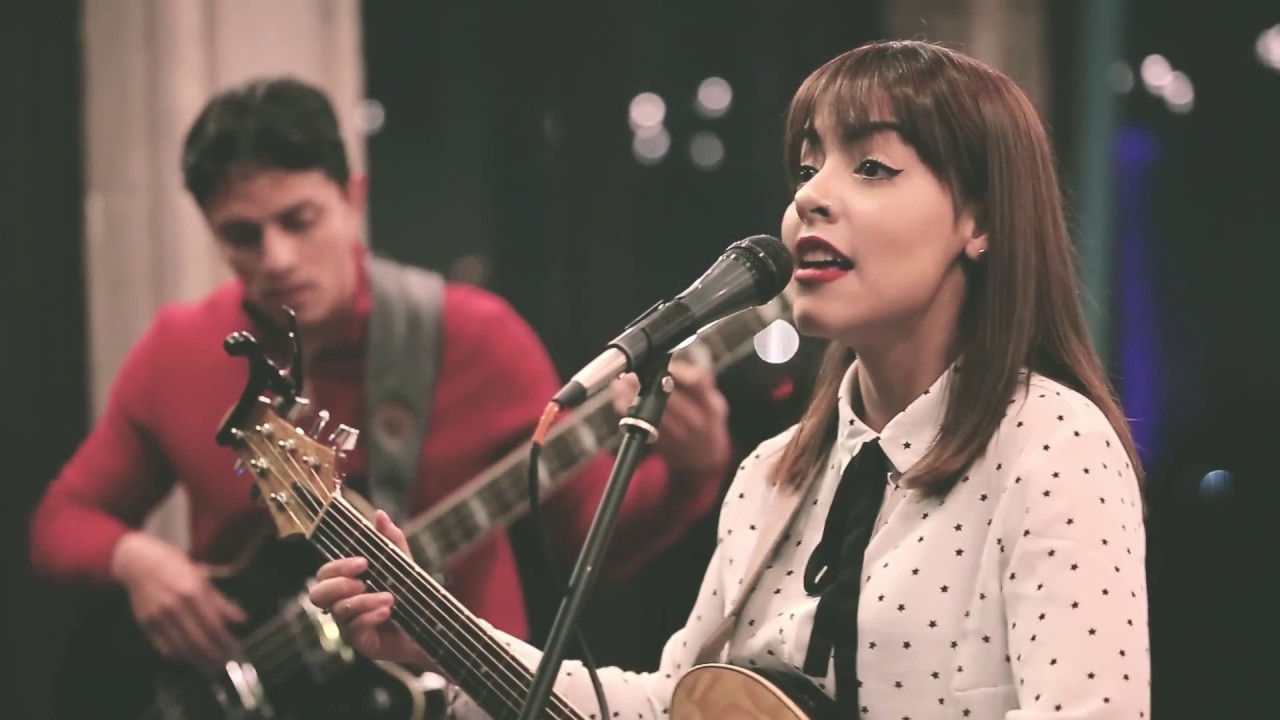 Ale Aguirre - Distancia (En vivo).