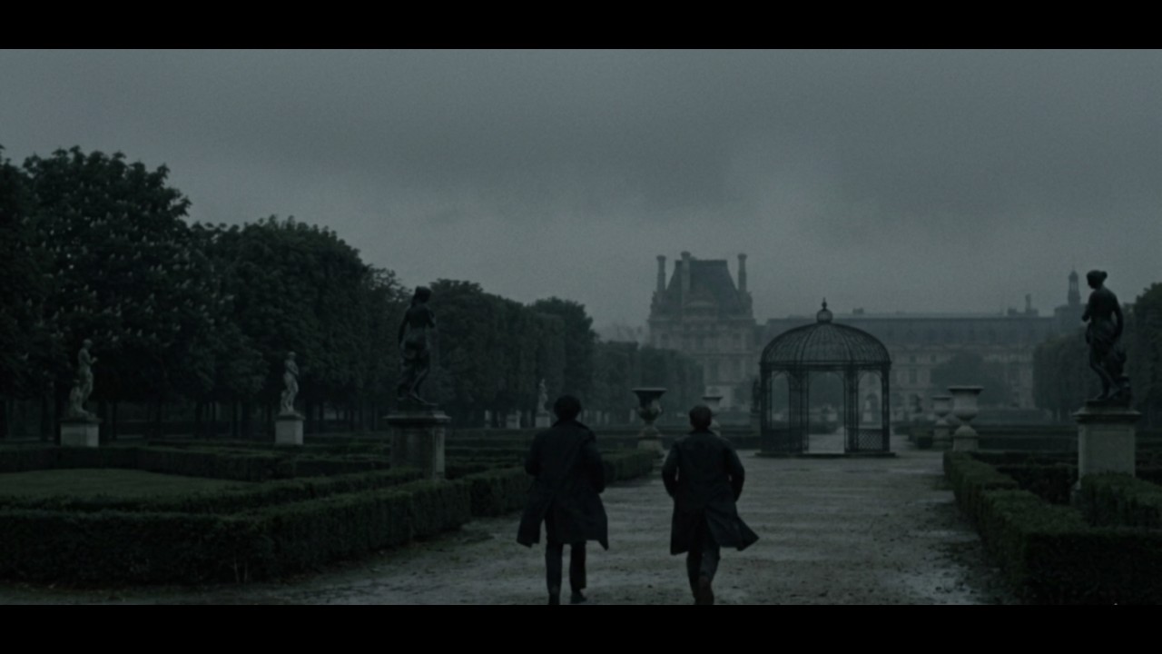 midnight in paris, running away with your lover to a hidden park