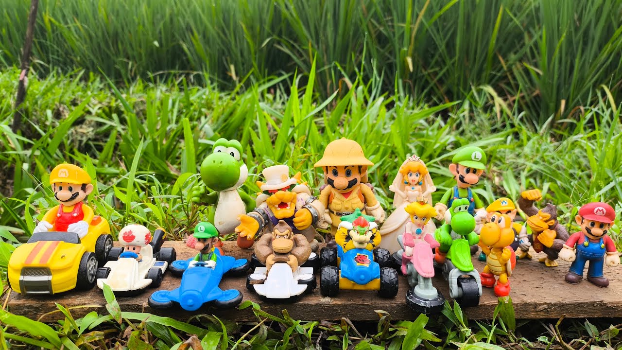 Super Mario bros: Princess peach|Mario|Luigi|Yoshi|Toad|Koopa troopa|goomba mario|Bowser|donkey kong