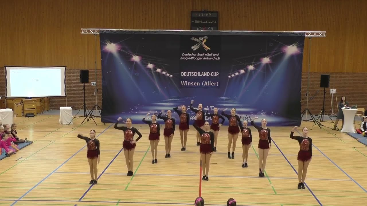 ROCK-N-SWING.COM » 🇩🇪 Diamonds » Girls Formation » Deutschland Cup Winsen 2024