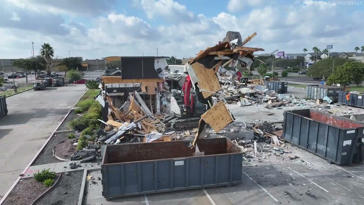 End of an Era: TGI Fridays Demolition in Corpus Christi — Yard House Coming Soon! 🍽️ 💥 👷 ♻️