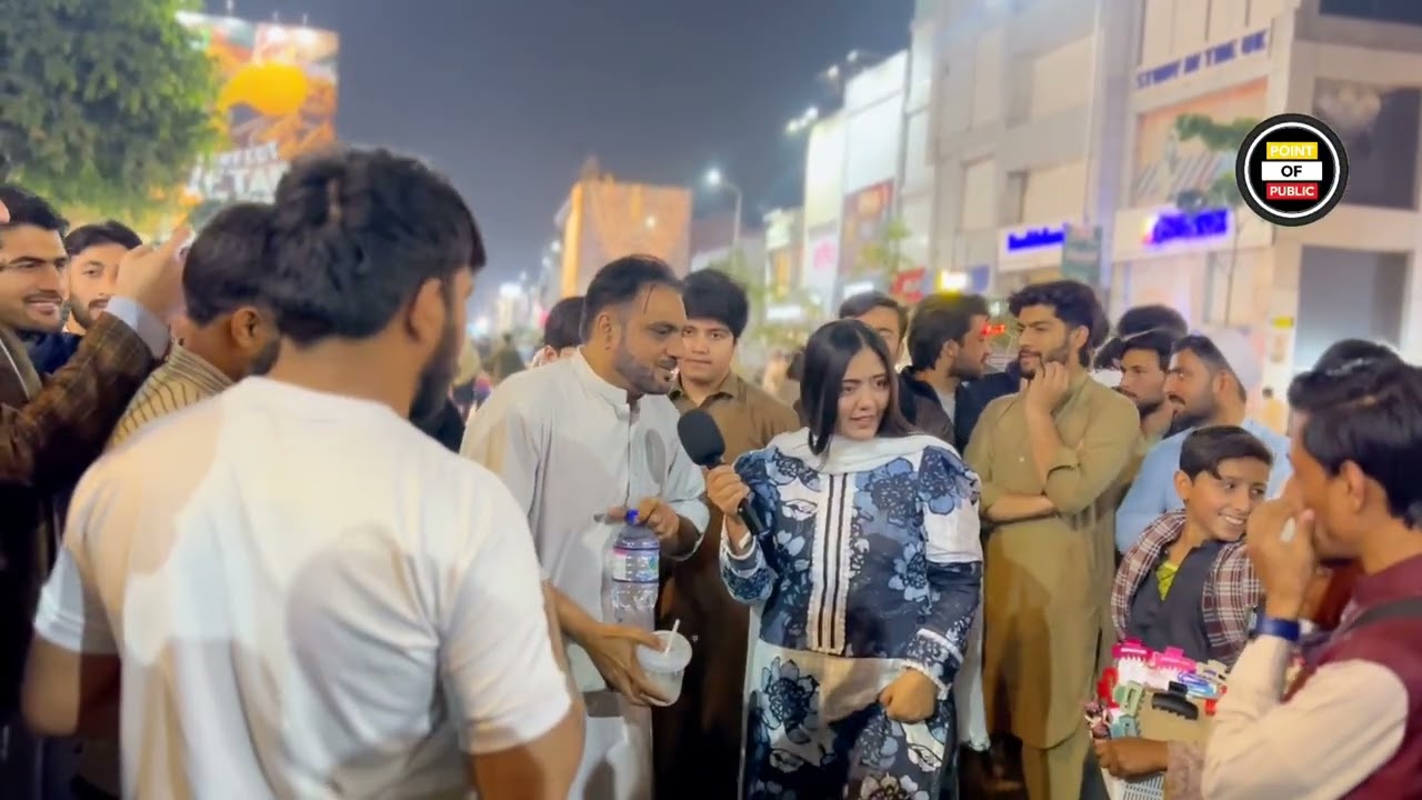 Ap dekh ky btay bhai apni zindgi ne khush h ya nhi#emaansultan #funny #fypシ゚viral #interview #public