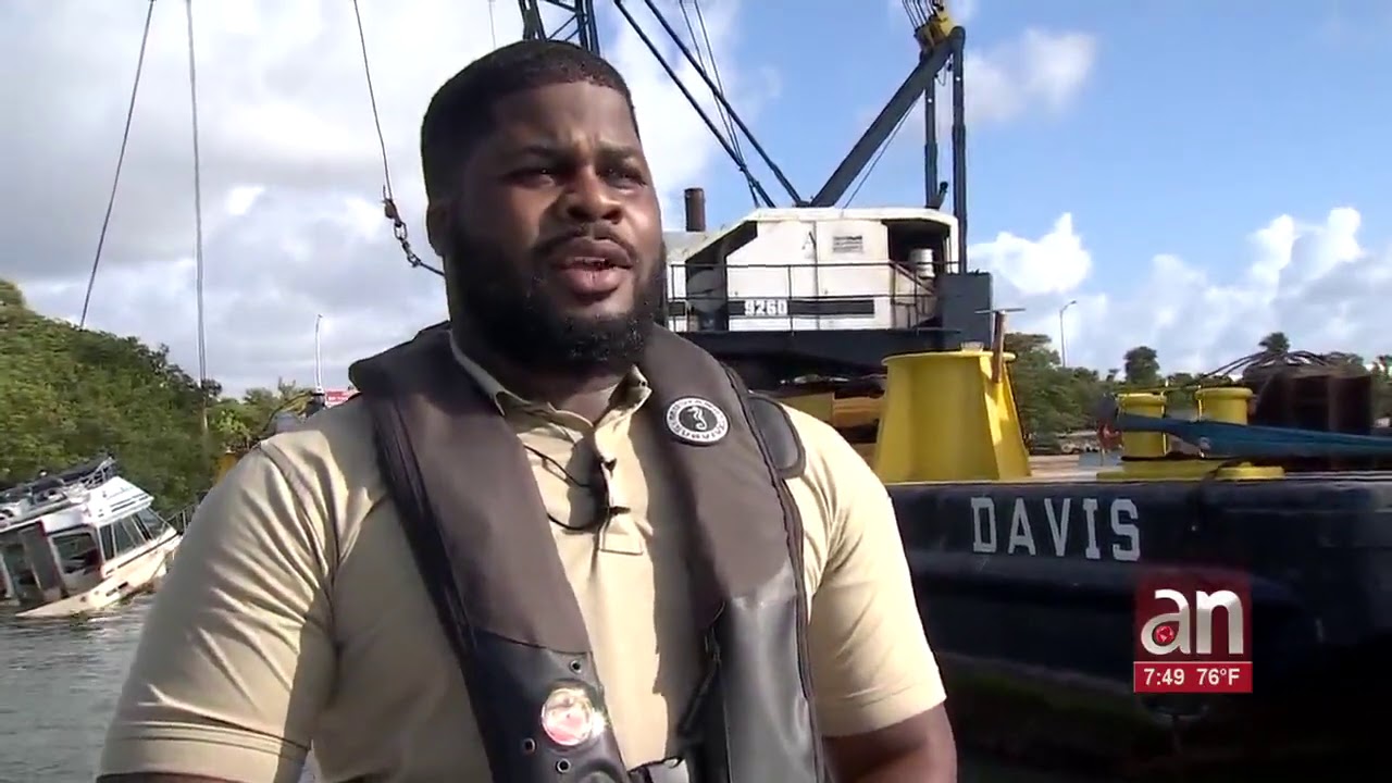 Remueven barcos hundidos y abandonados de La Bahía de Biscayne