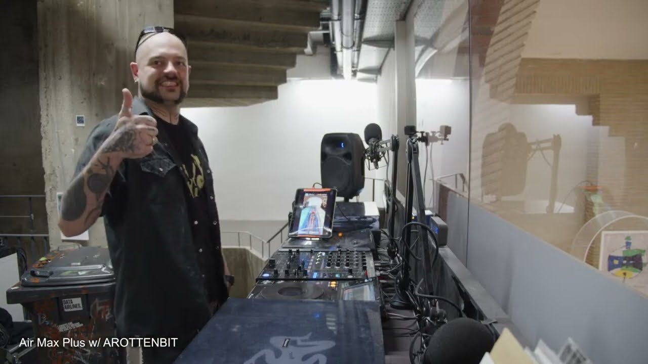 AROTTENBIT Plays Sleep's Dopesmoker @ Radio Raheem Air Max Plus 09 01 2025