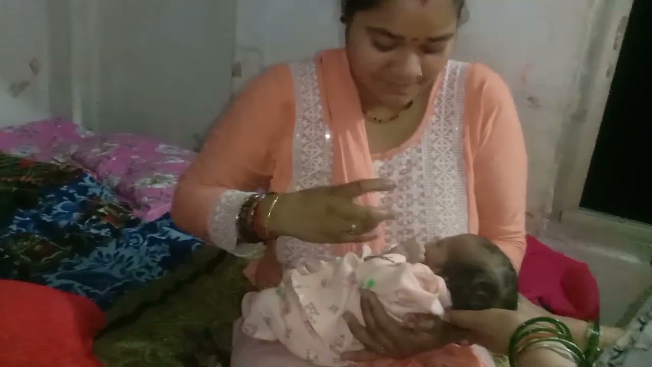hamare yahan per Kajal lagane ka purani Rashmireet nibhae jata hai chhoti ladki ka