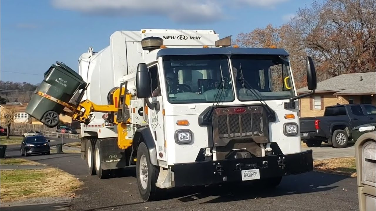 City of Sevierville TN, Peterbilt 520 New Way Sidewinder Garbage Truck 
