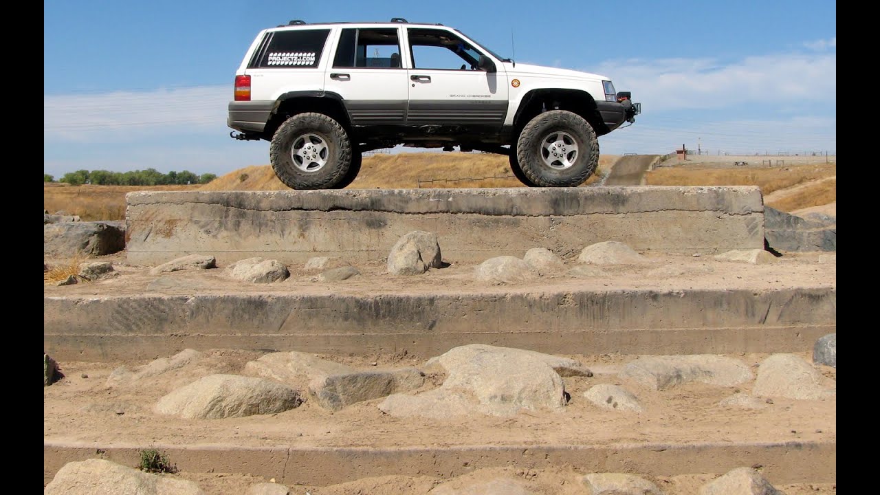 Jeep Grand Cherokee 4x4 Project ZJ Part 33 Climbing Obstacles Prairie City SVRA