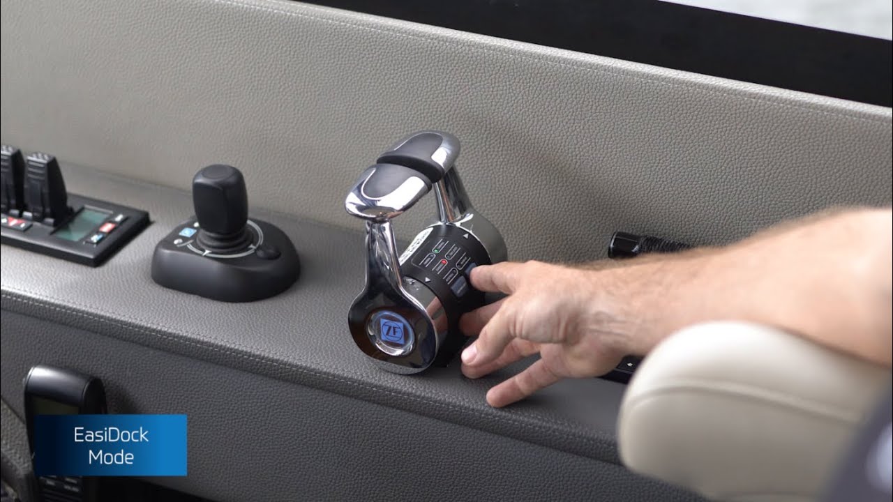 Simplified boat handling through the ZF JMS