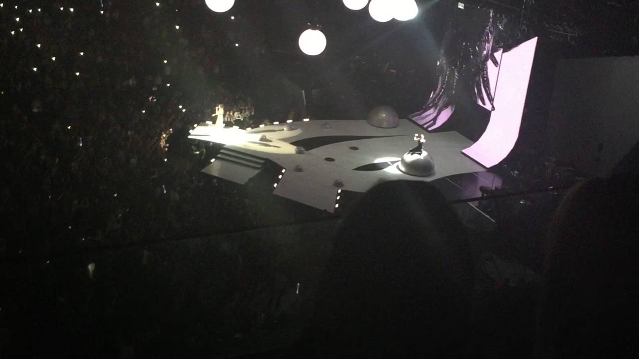 Selena Gomez- Transfiguration/ Nobody (REVIVAL Tour At Verizon Center)