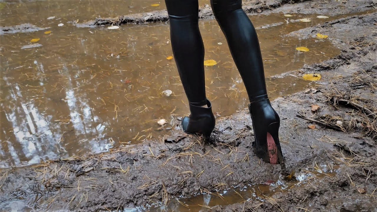 HIGH HEELS ANKLE BOOTS mud. Boots wet. Leather LEGGINS