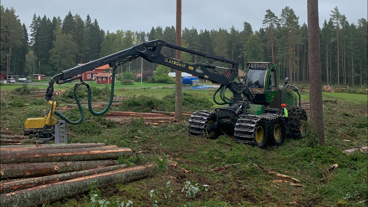 John Deere 1470G Harvester , John Deere 1910G and Scania timbertruck