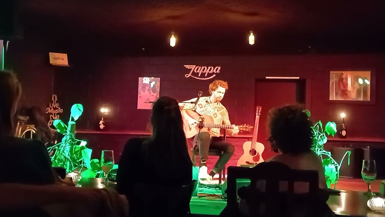 Florian De Schepper  CD  voorstelling  in Club Zappa november 2024(4)